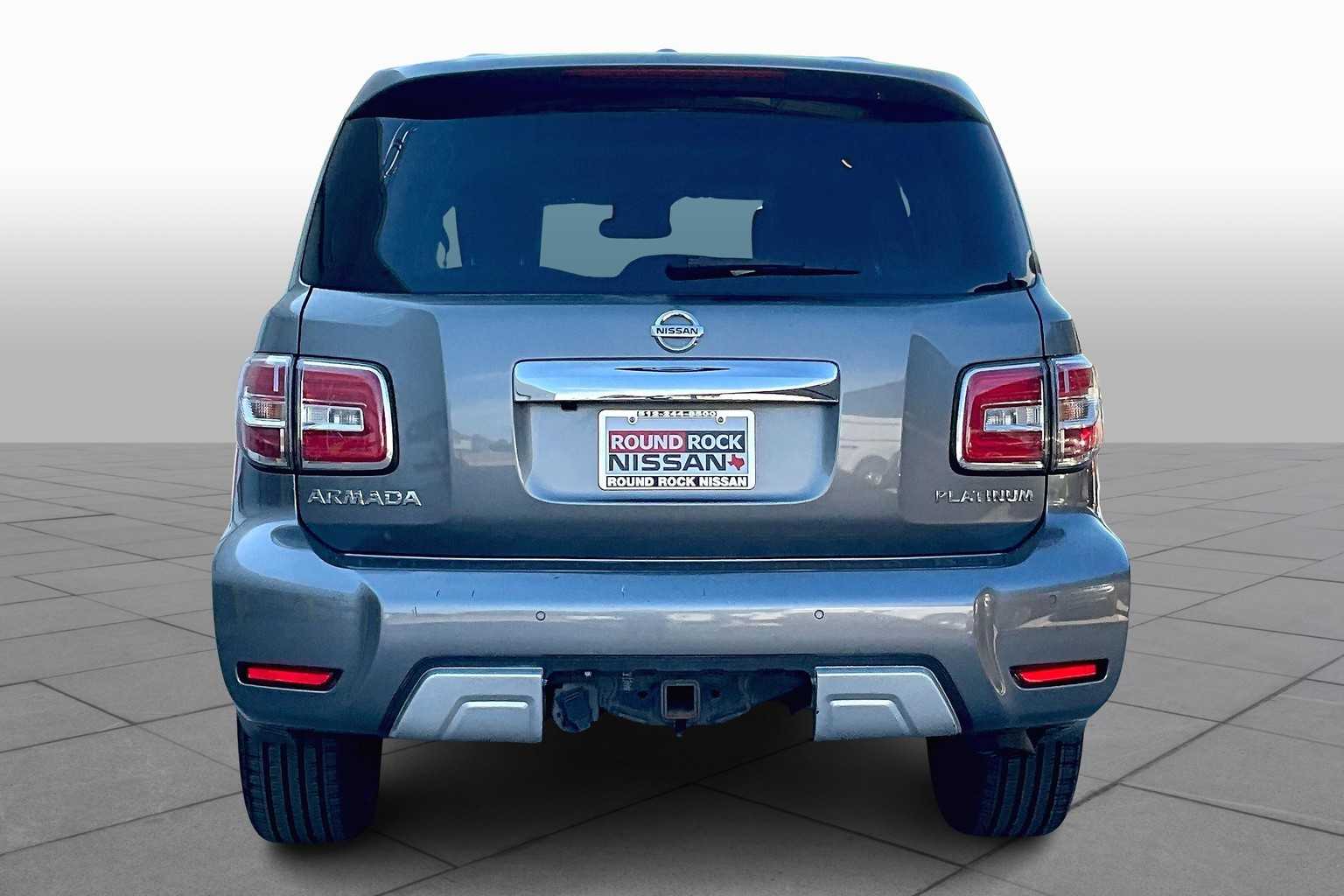 2017 Nissan Armada Platinum photo 2