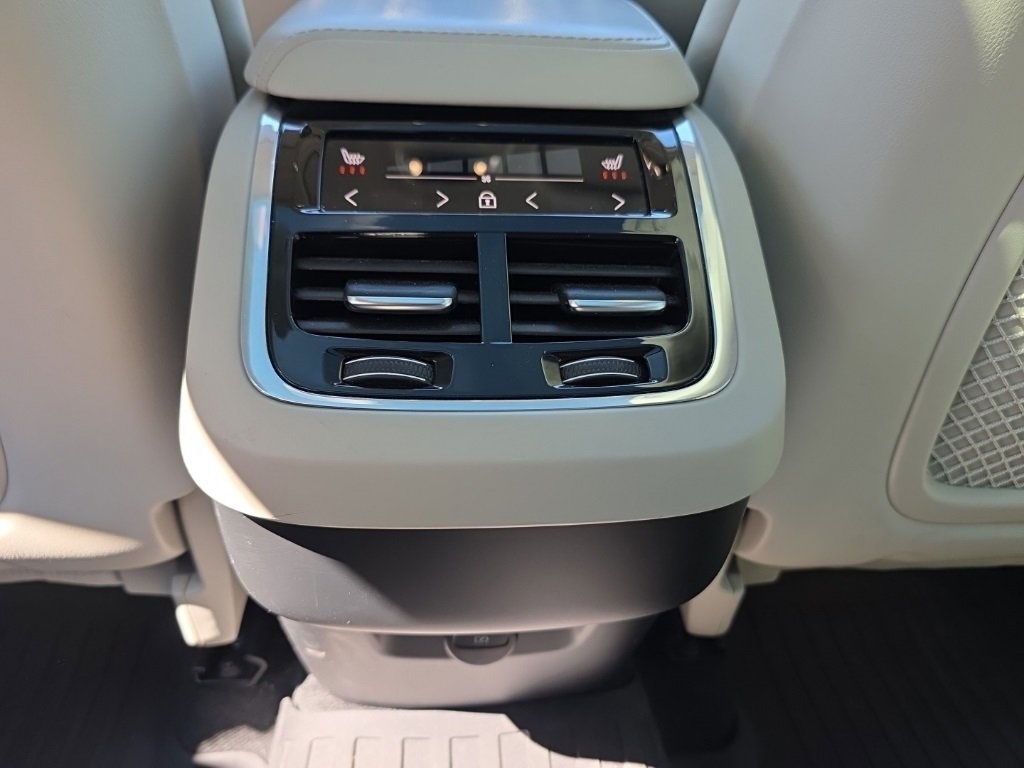 2021 Volvo XC60 T5 Inscription photo 19