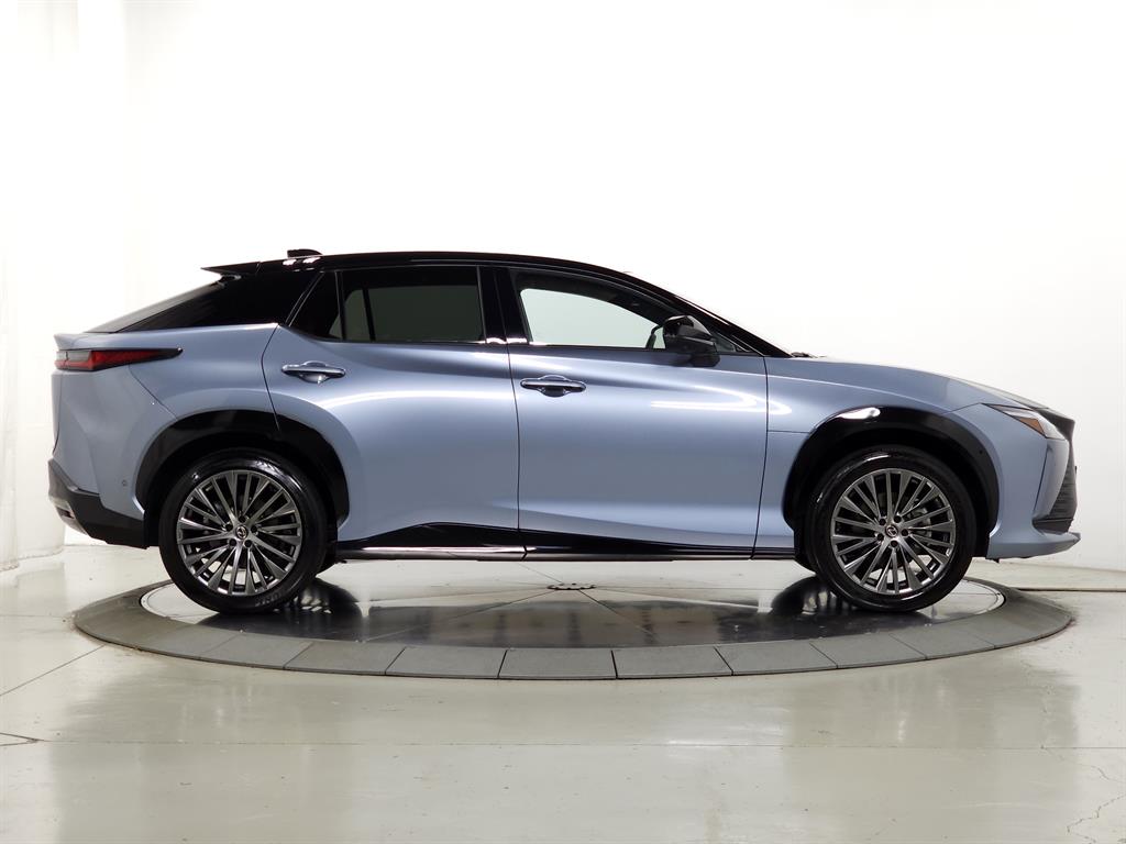 2024 Lexus RZ 300e photo 12