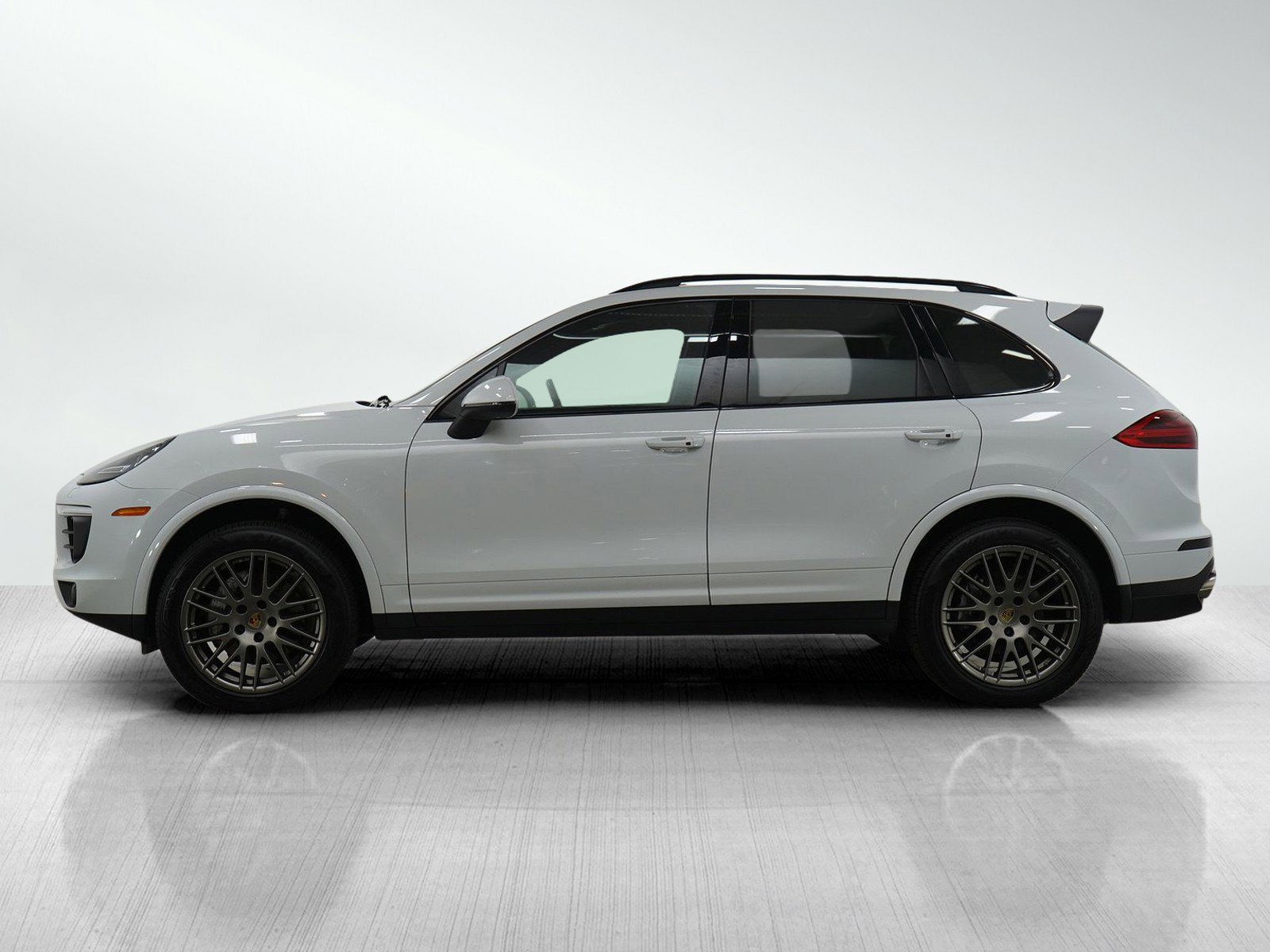 Used 2017 Porsche Cayenne Platinum Edition with VIN WP1AA2A22HKA80624 for sale in White Bear Lake, Minnesota