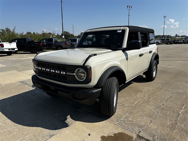 2025 Ford Bronco Base photo 4