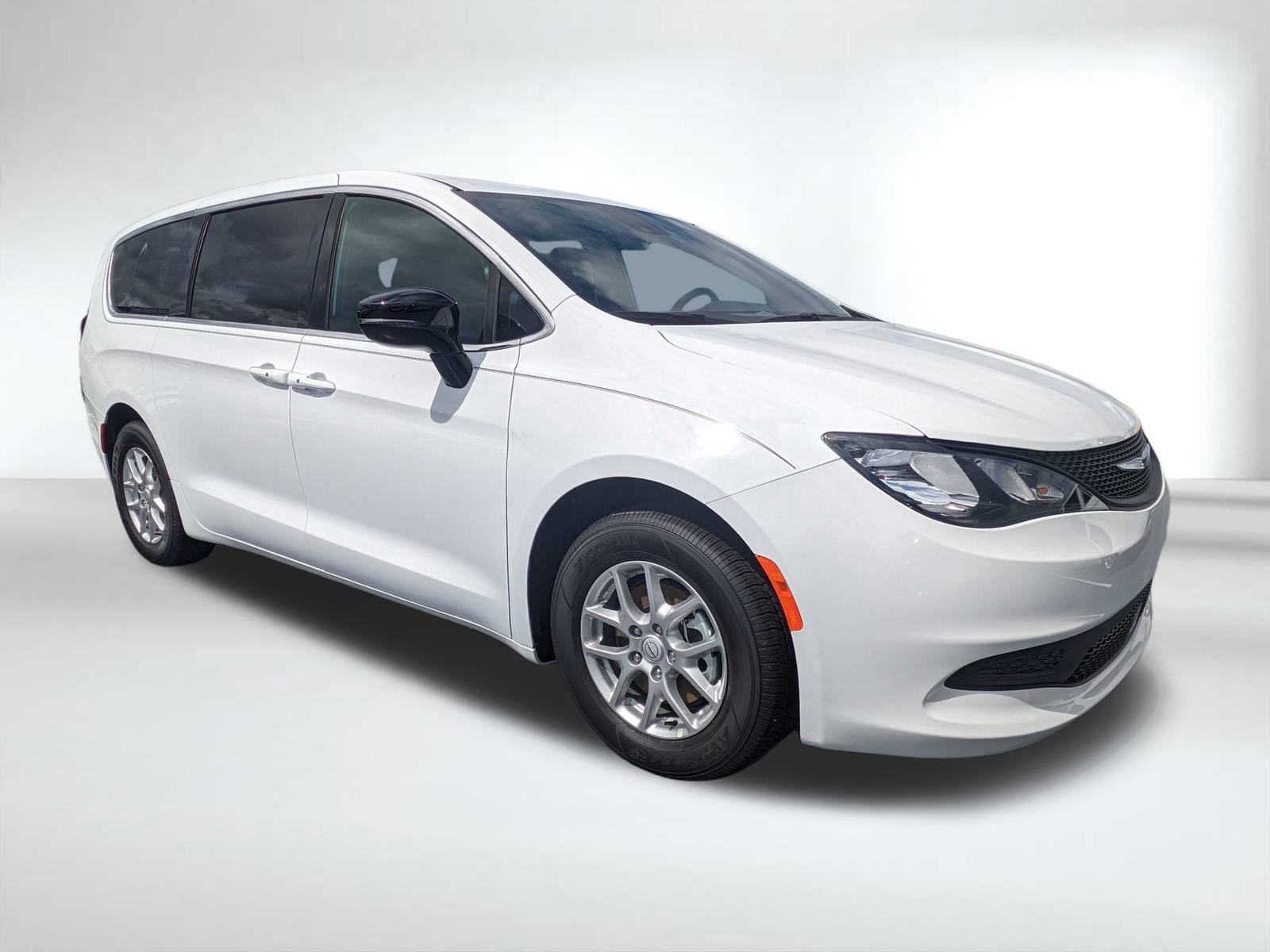 2026 Chrysler Voyager LX photo 2
