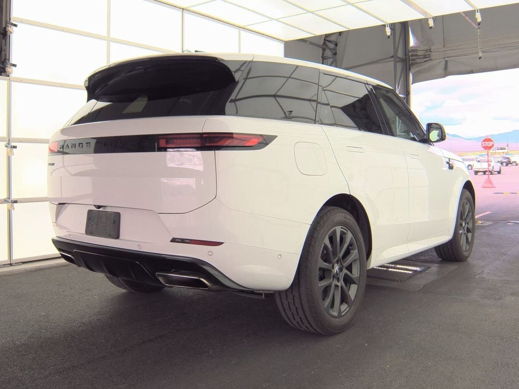 2024 Land Rover Range Rover Sport P400 Dynamic SE photo 2