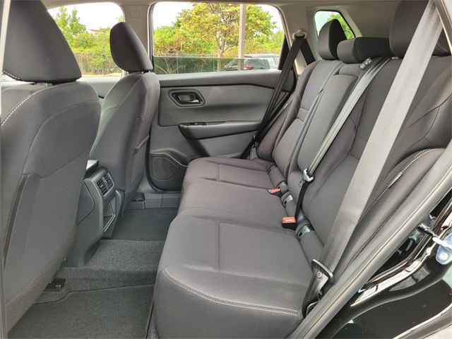 2026 Nissan Rogue S photo 5
