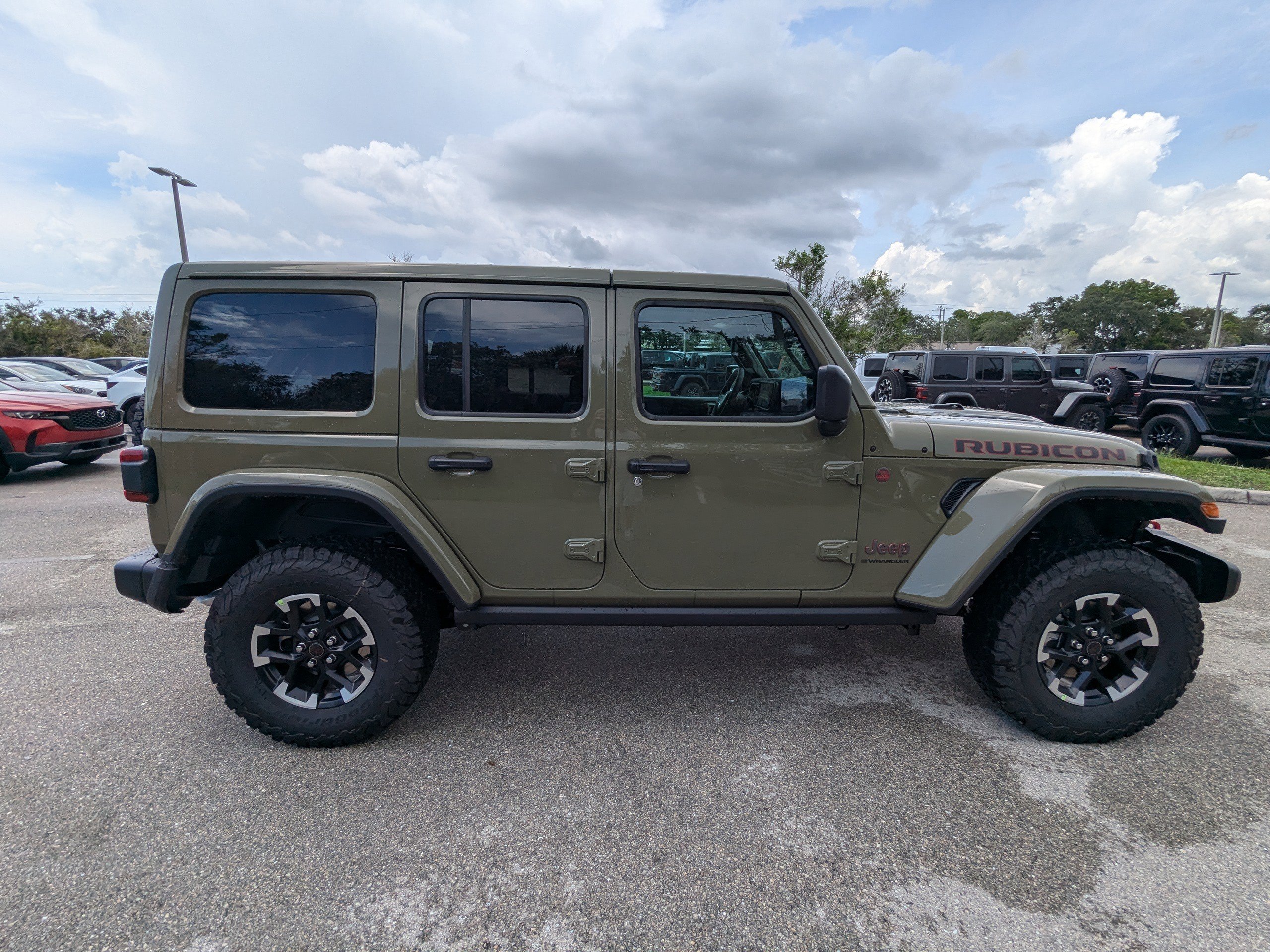 2025 Jeep Wrangler Rubicon photo 4
