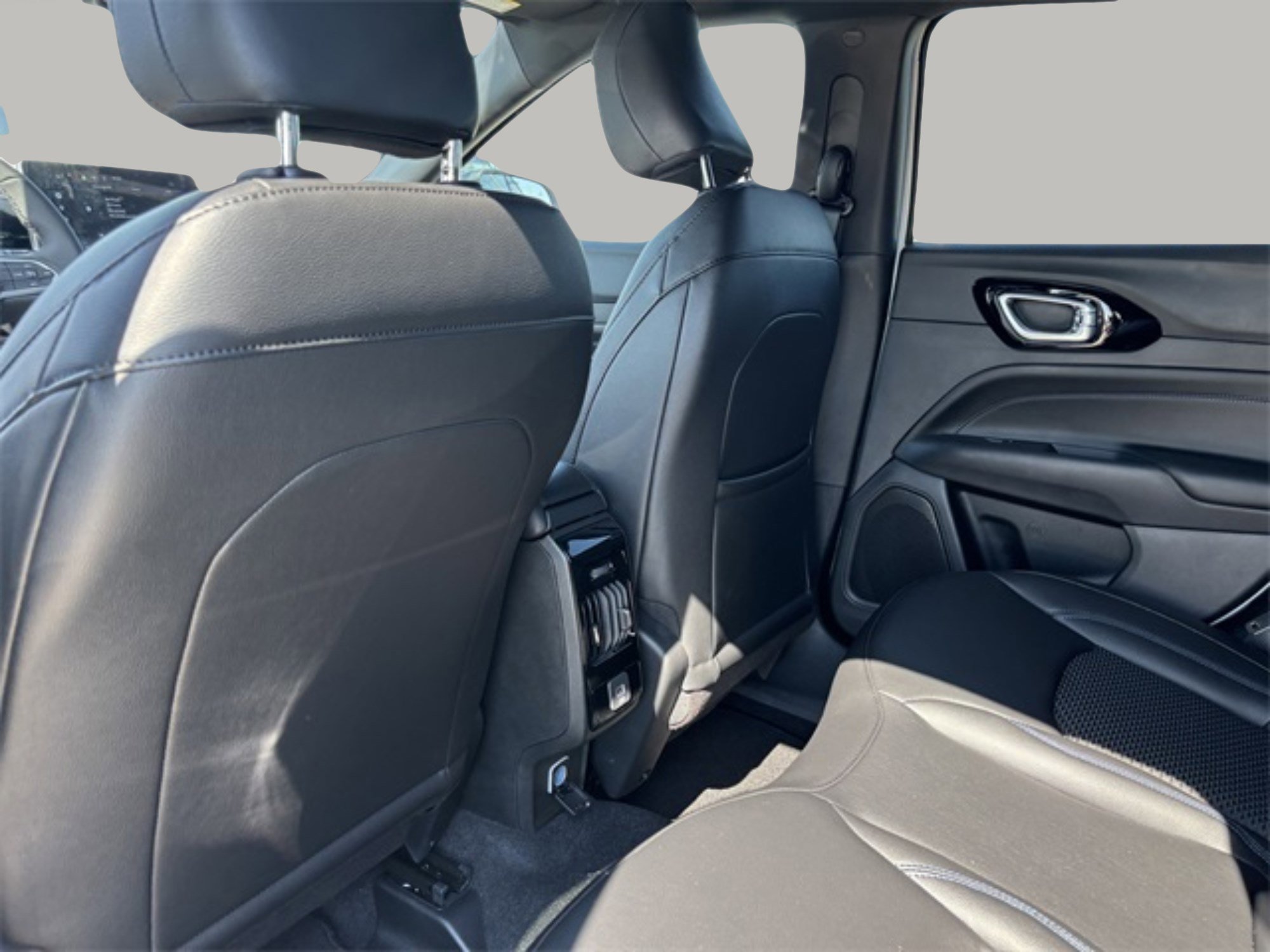 2026 Jeep Compass Latitude Altitude photo 22