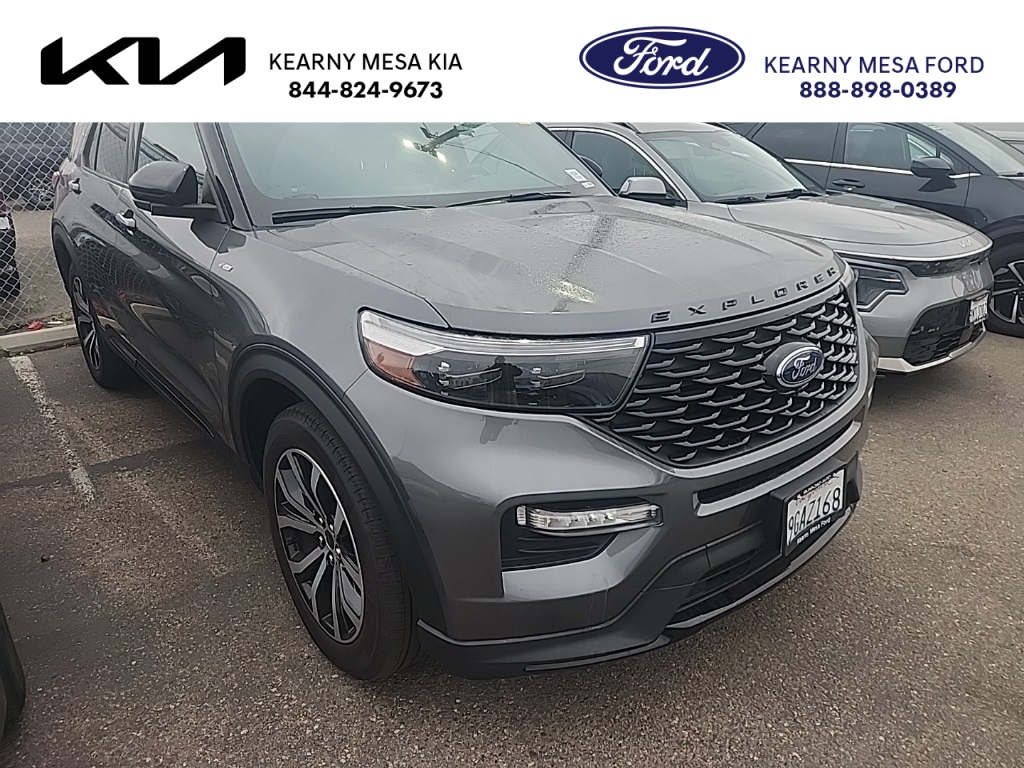 2022 Ford Explorer ST-LINE's photo