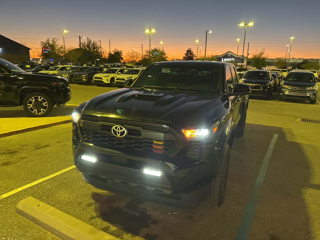 2024 Toyota Tacoma TRD Sport's photo