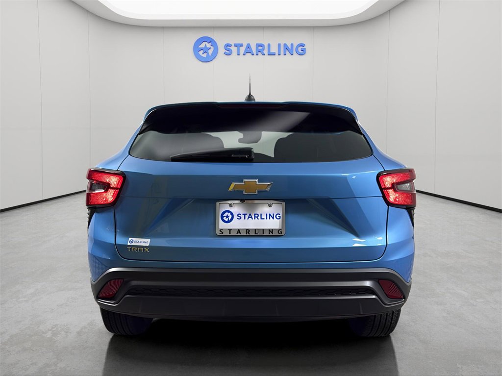 2025 Chevrolet Trax LS photo 5