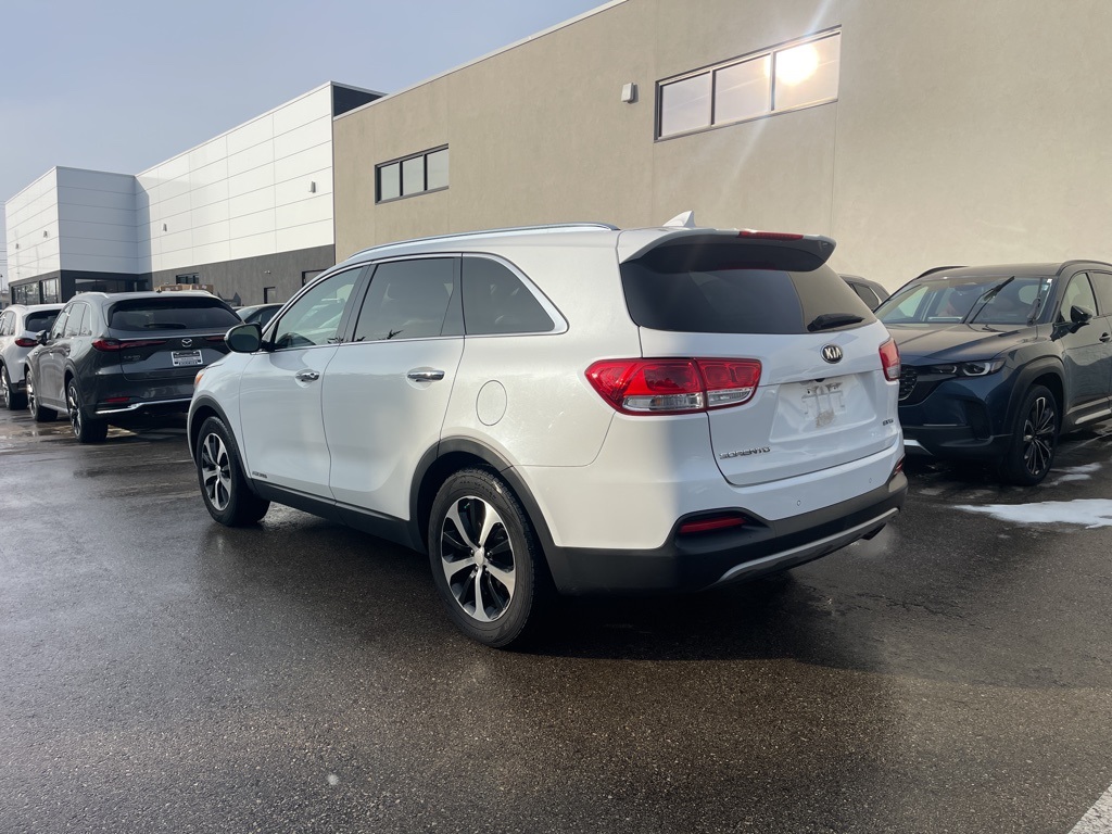 Used 2016 Kia Sorento EX with VIN 5XYPHDA54GG063812 for sale in Racine, WI