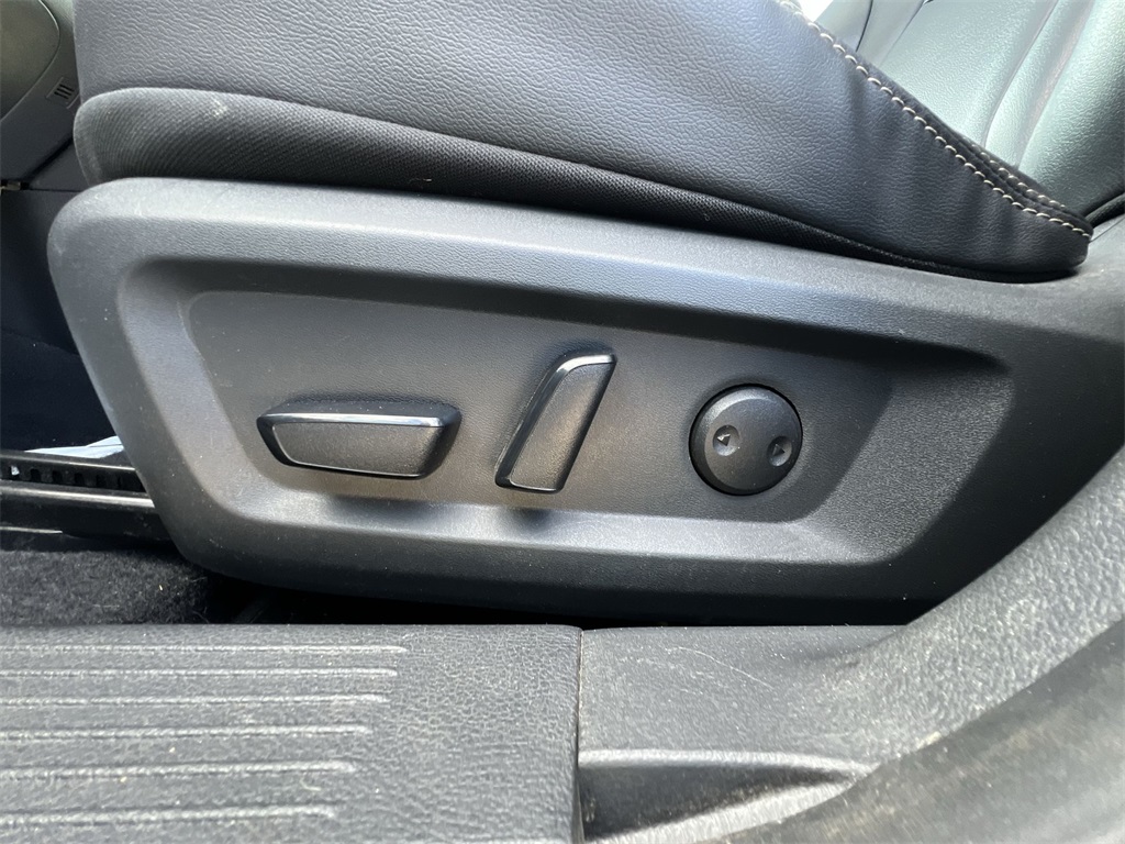 2023 Nissan Rogue SL photo 14
