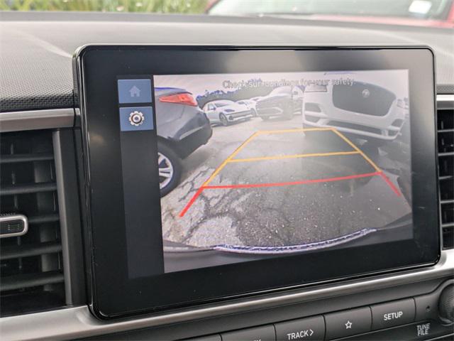 2025 Hyundai Venue SEL photo 22