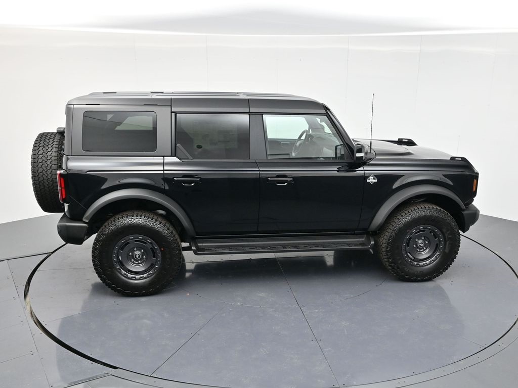 2025 Ford Bronco Outer Banks photo 33