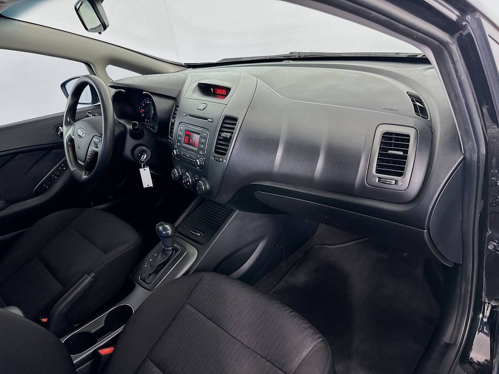 2016 Kia Forte LX photo 23