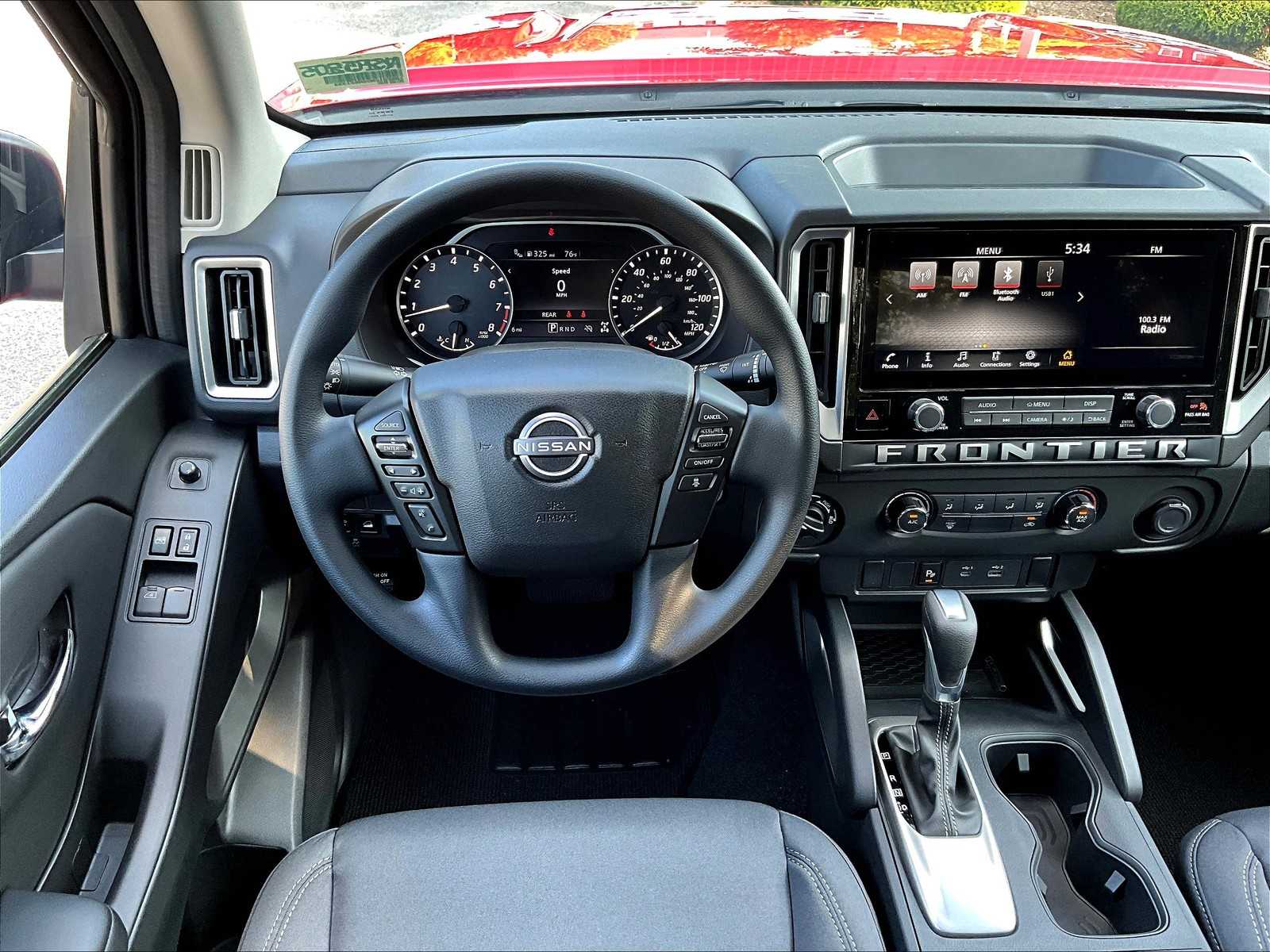 2025 Nissan Frontier SV photo 17