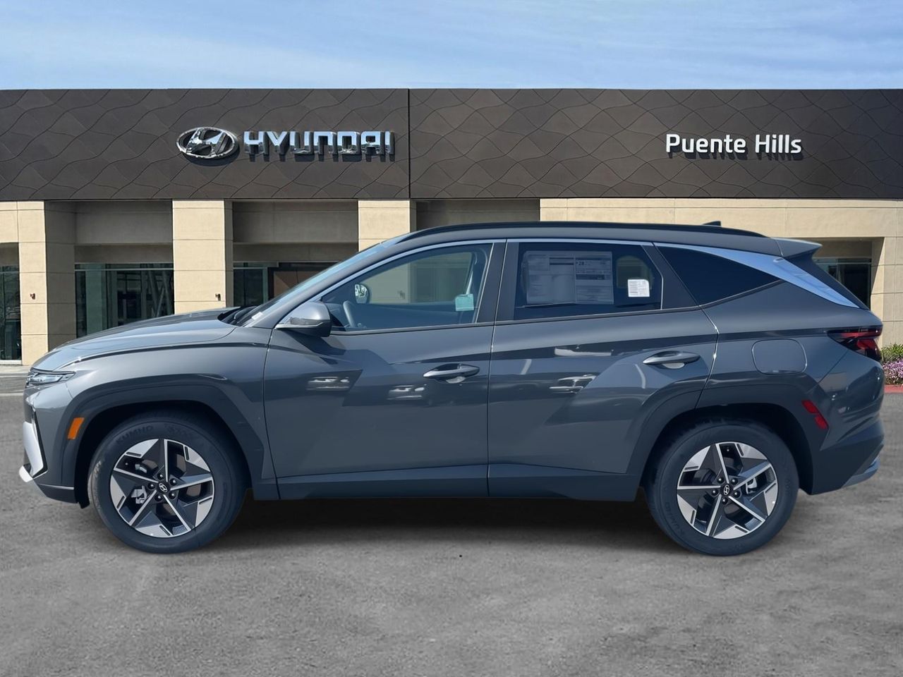 2026 Hyundai Tucson SEL photo 3