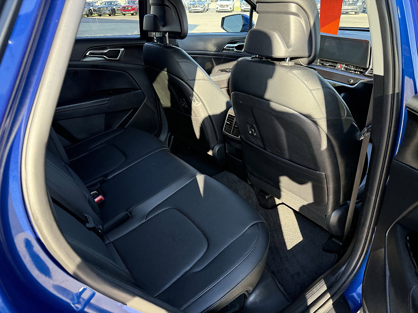 2025 Kia Sportage EX photo 11