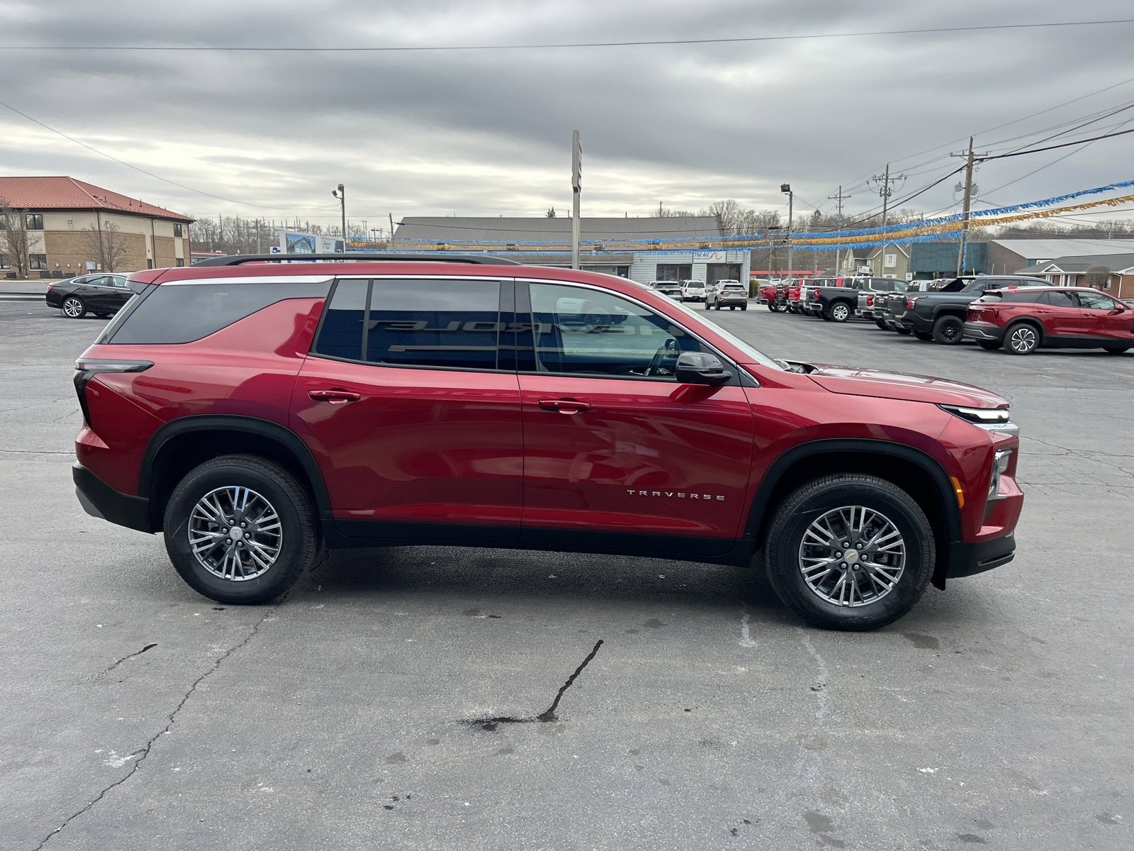 2025 Chevrolet Traverse photo 8
