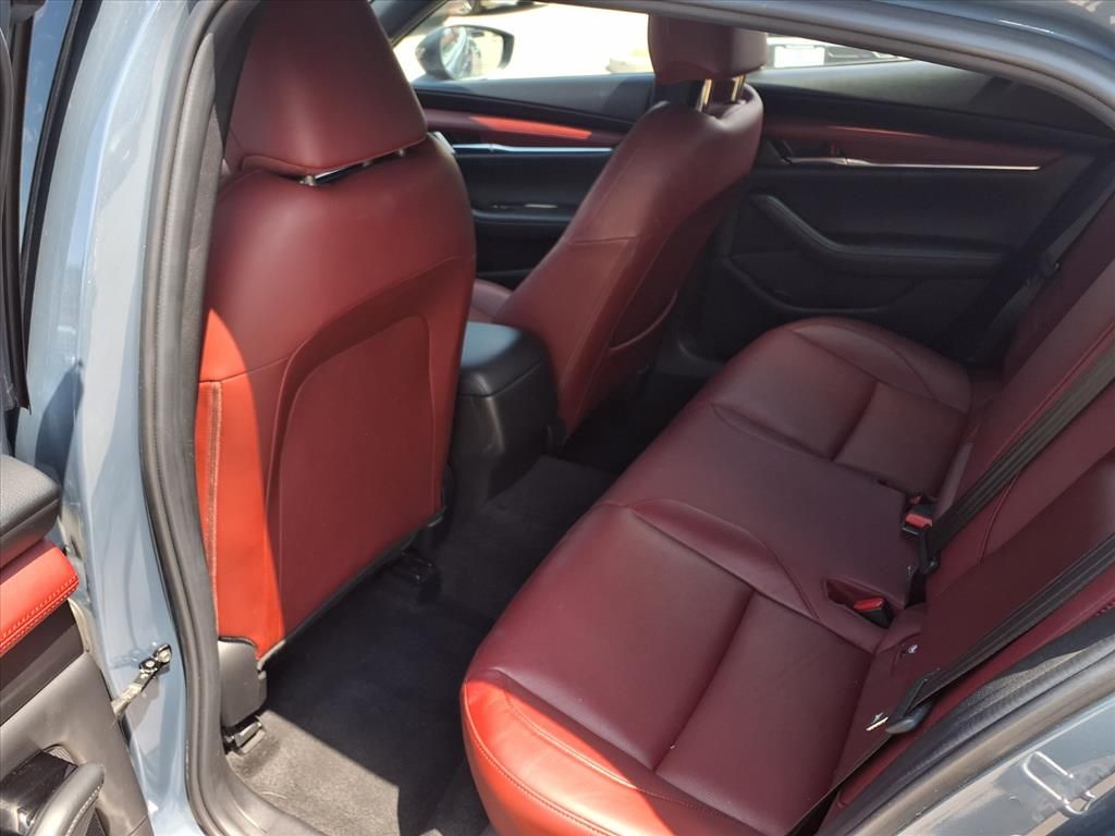 2022 Mazda Mazda3 Hatchback Premium photo 16