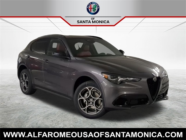 2025 Alfa Romeo Stelvio Base