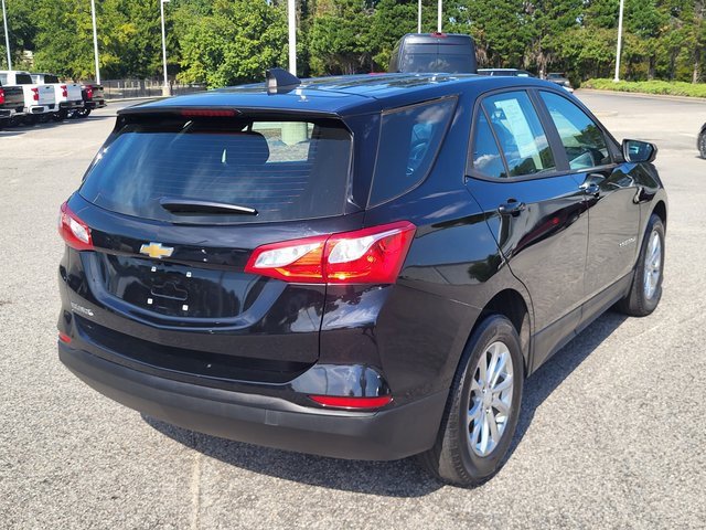 2021 Chevrolet Equinox LS photo 2
