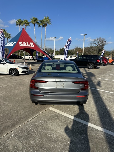 2020 Volvo S60 Momentum's photo