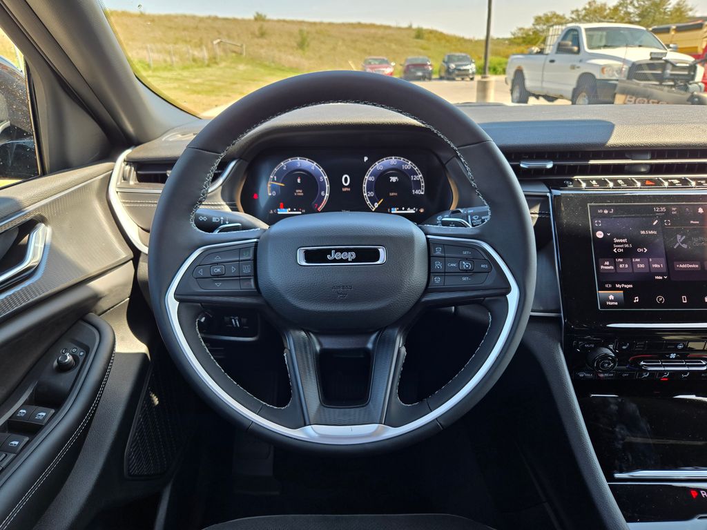 2025 Jeep Grand Cherokee Altitude X photo 16