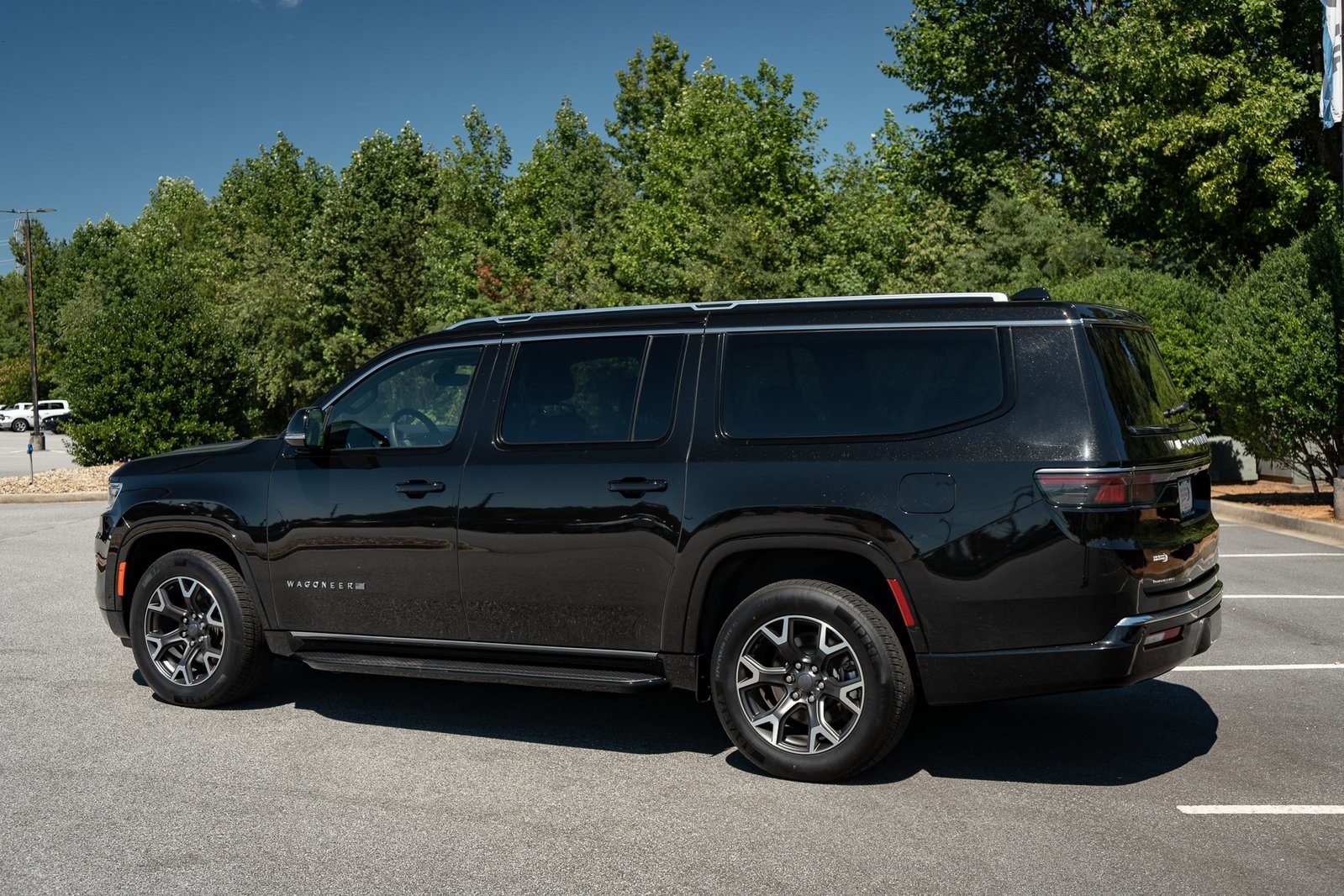 2023 Jeep Wagoneer L Series III photo 5