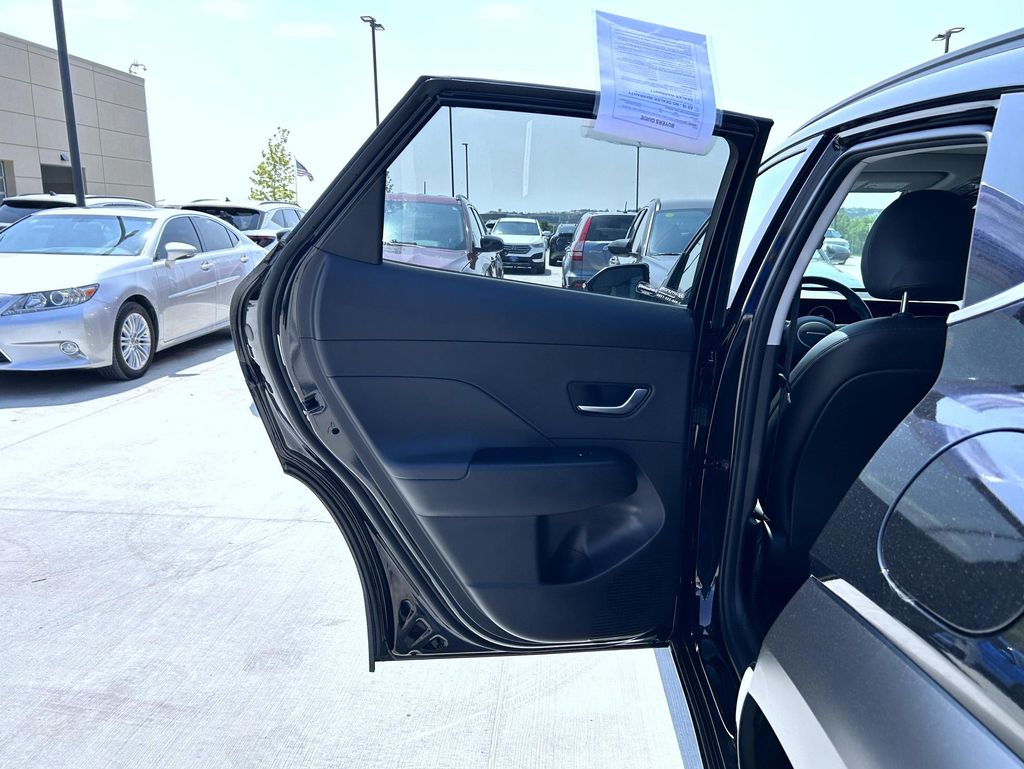 2025 Hyundai Kona Limited photo 21