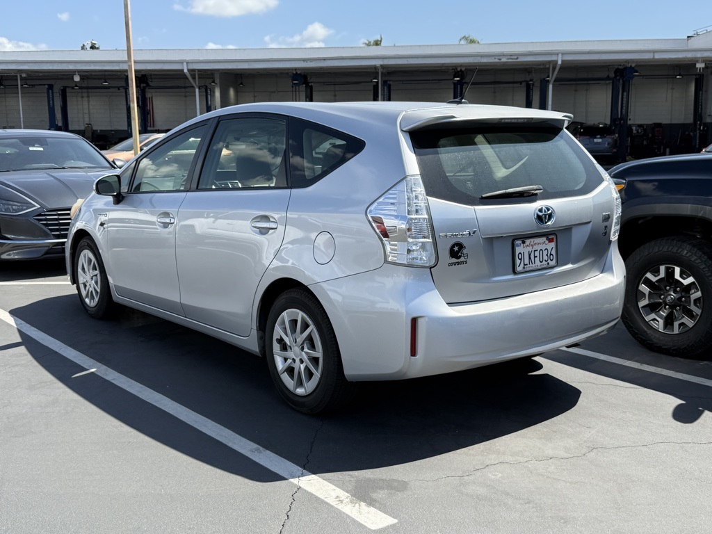 2013 Toyota Prius V Three photo 3