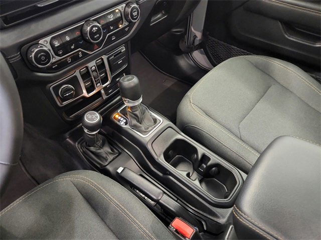2024 Jeep Wrangler Sahara photo 21