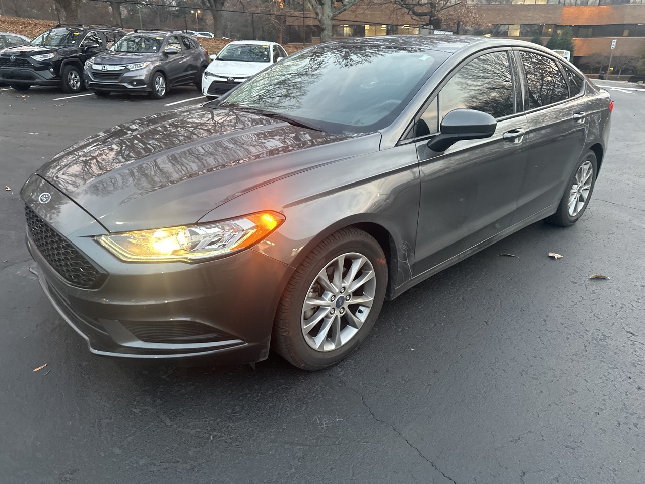 2017 Ford Fusion SE's photo