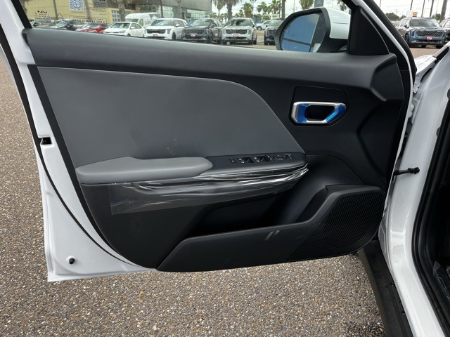 2025 Kia K4 LXS photo 16