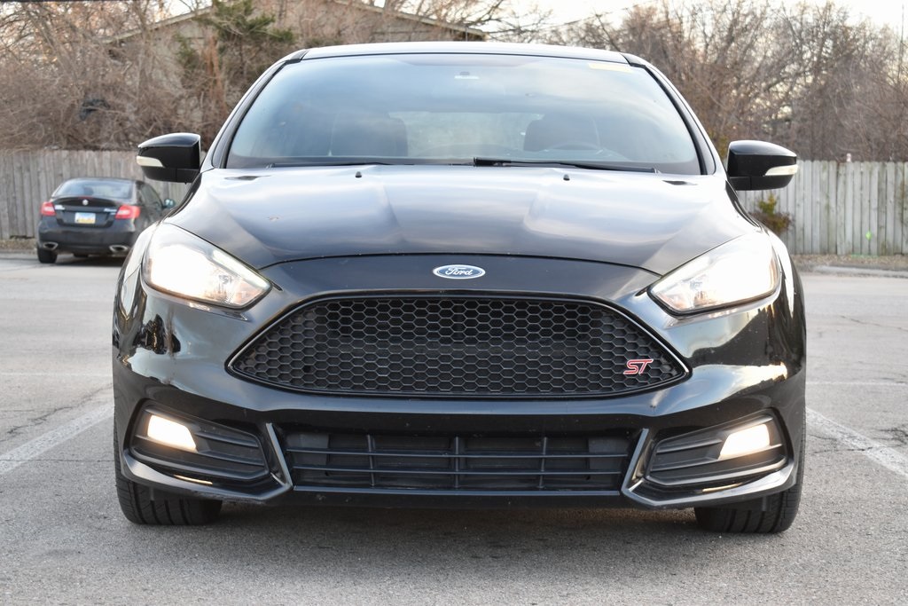 Used 2018 Ford Focus ST with VIN 1FADP3L9XJL228800 for sale in Kansas City
