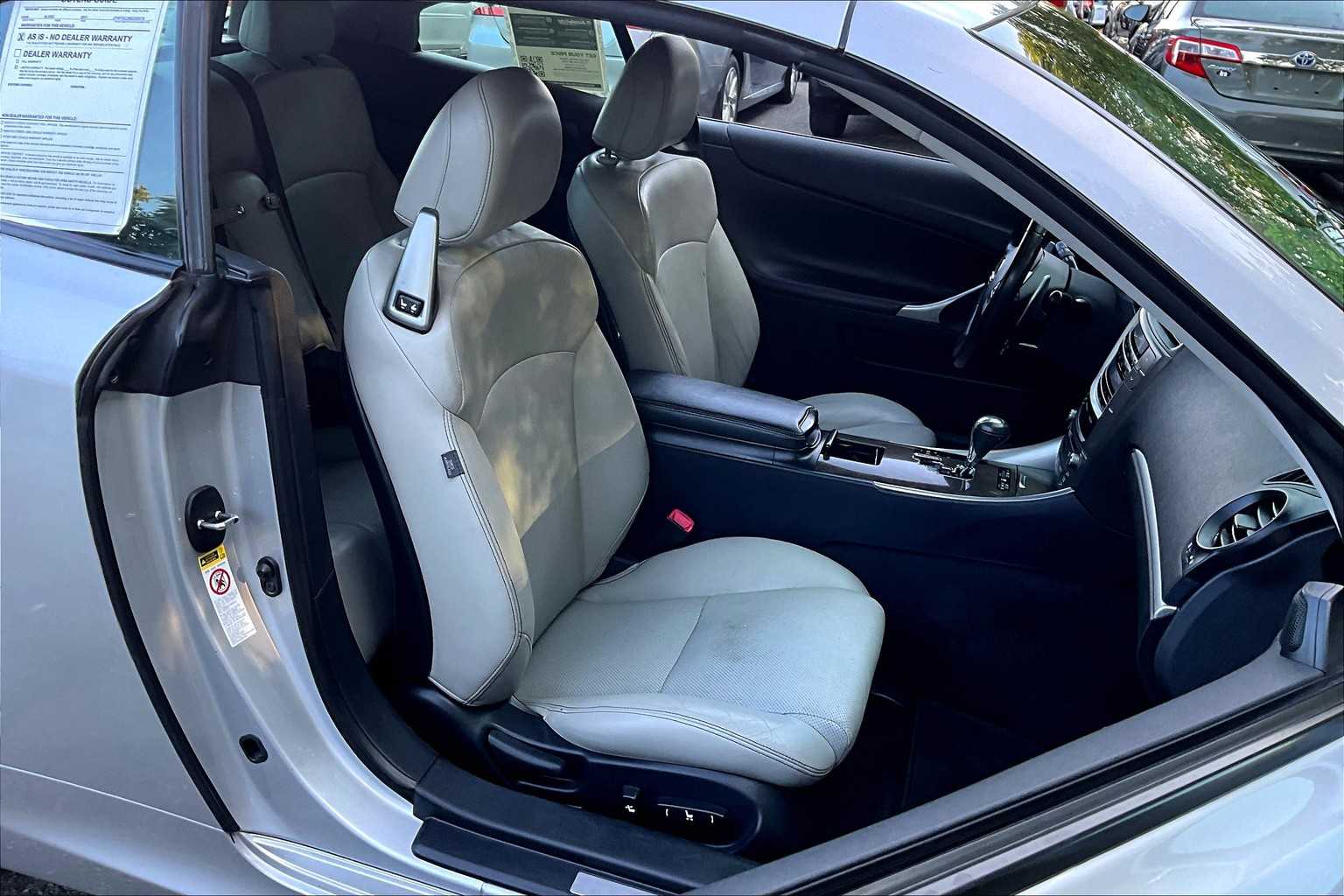 2011 Lexus IS 250C photo 7