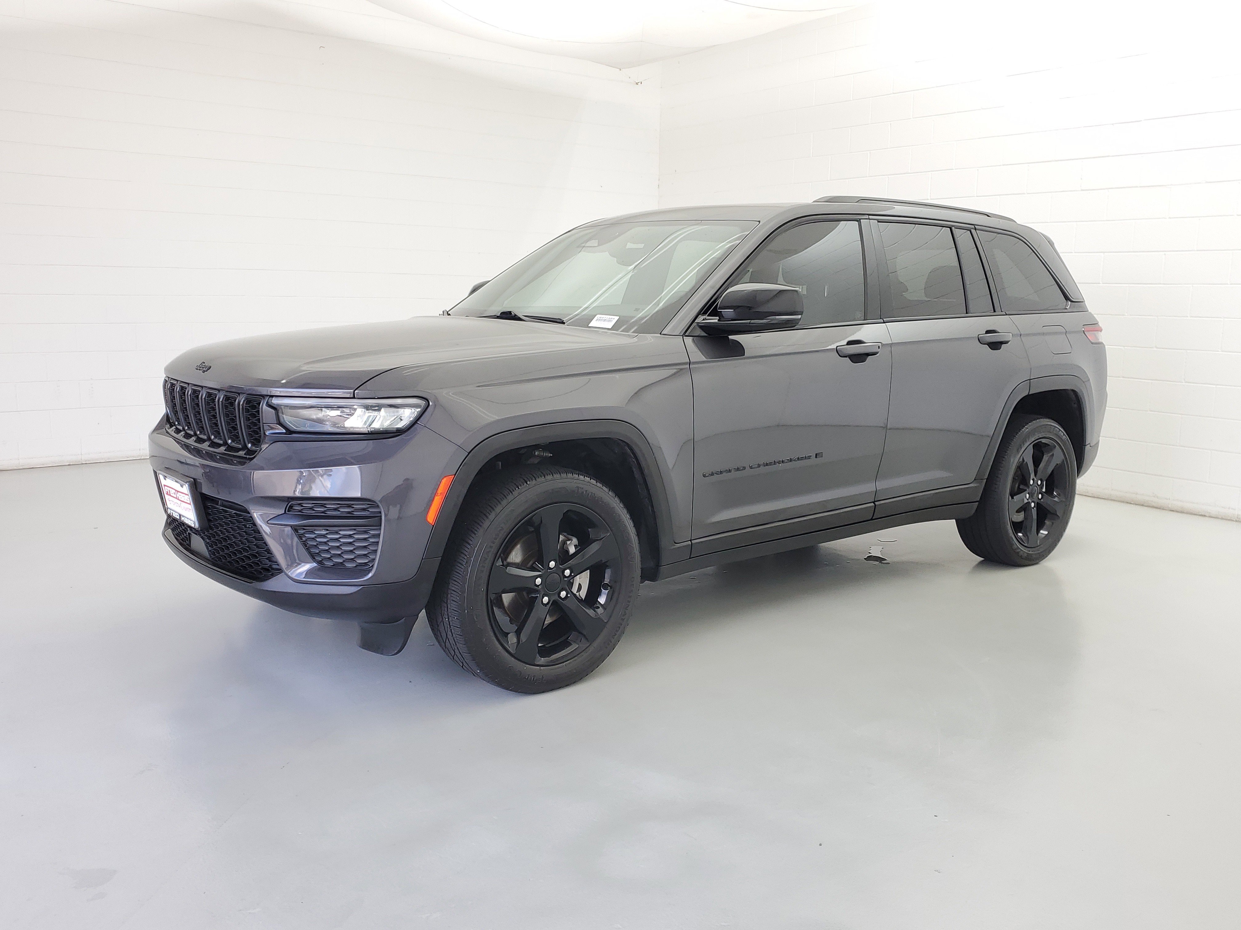 2023 Jeep Grand Cherokee Altitude's photo