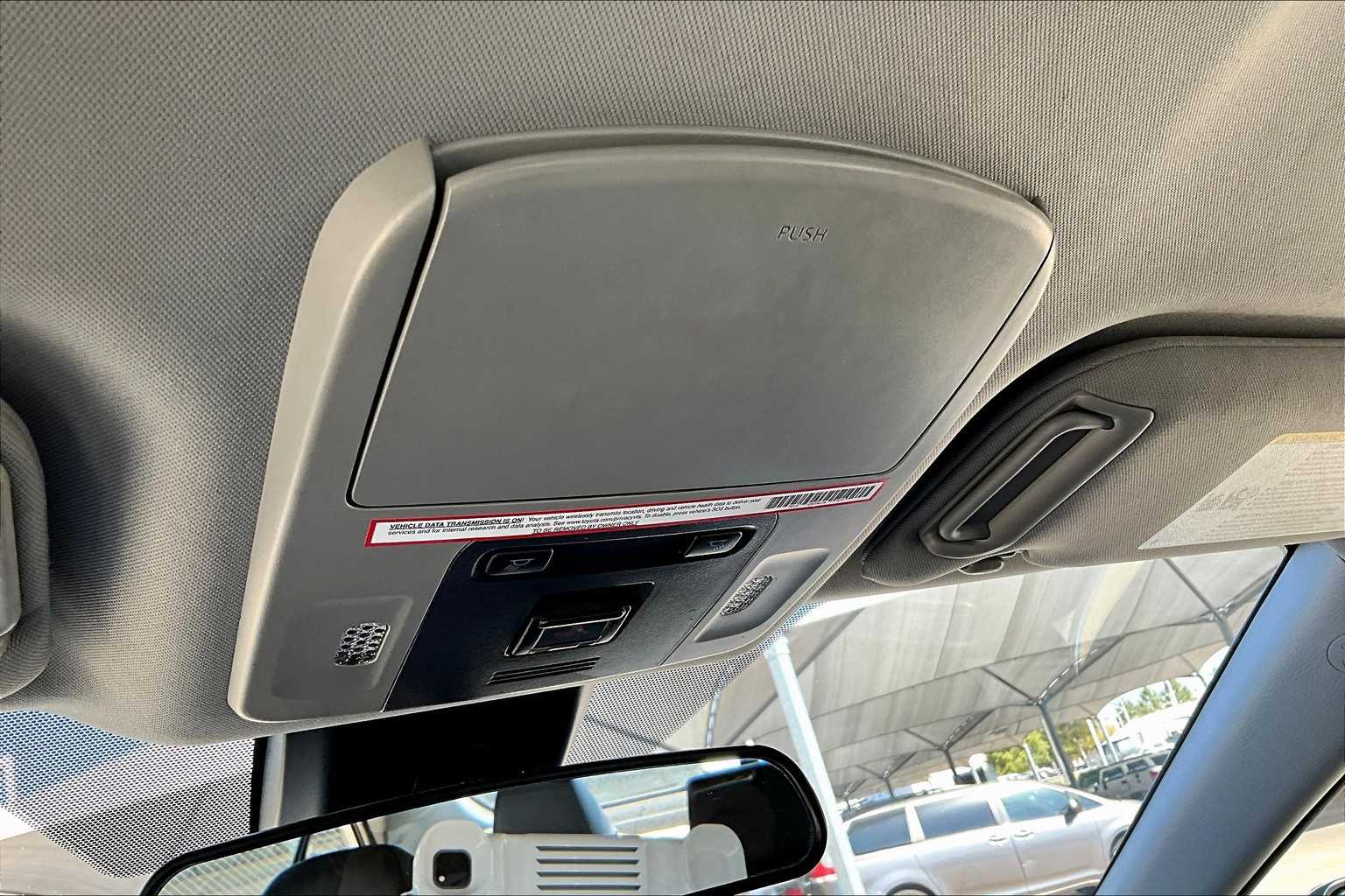 2023 Toyota Camry SE photo 27