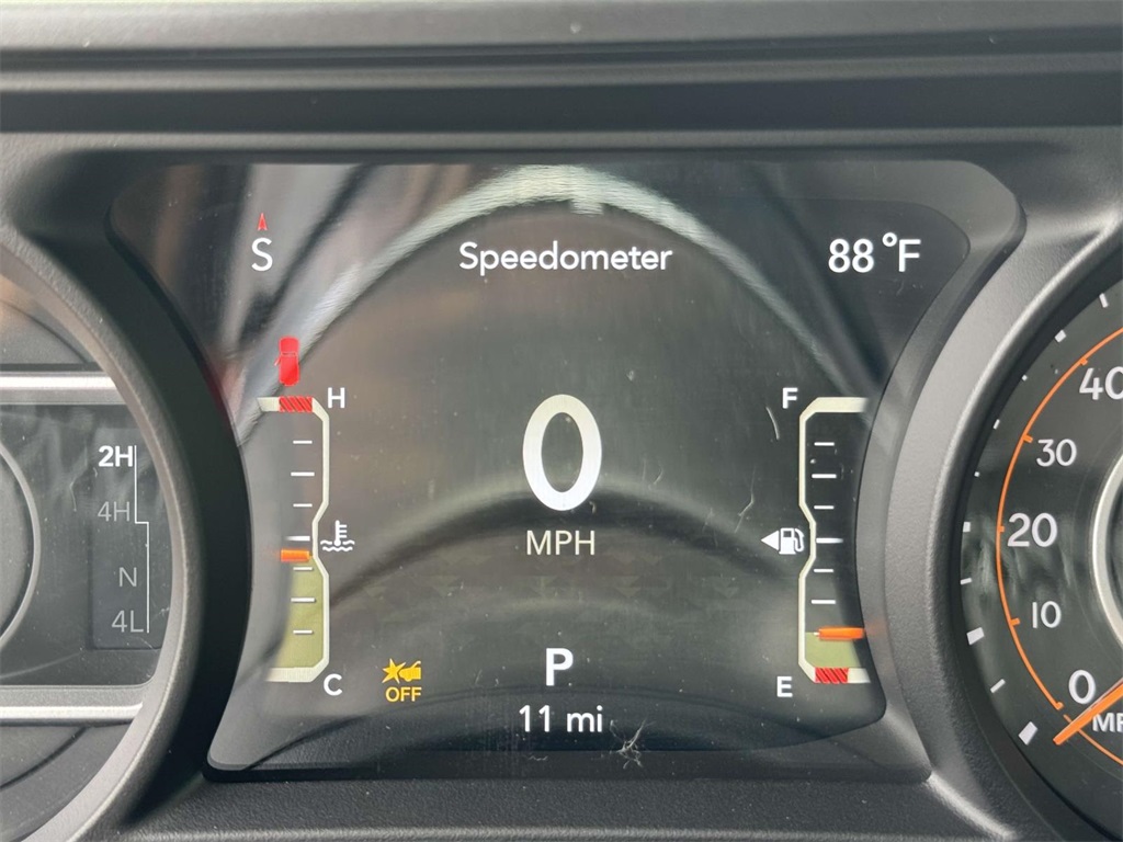 2025 Jeep Wrangler Sahara photo 24