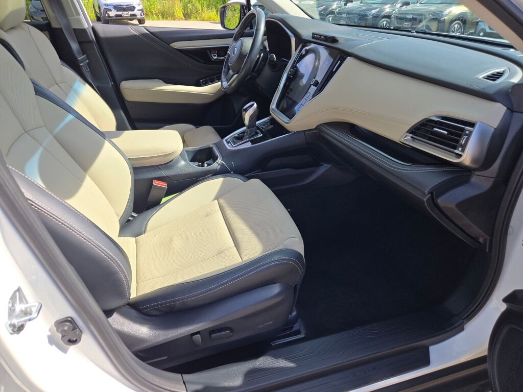 2022 Subaru Outback Limited photo 2