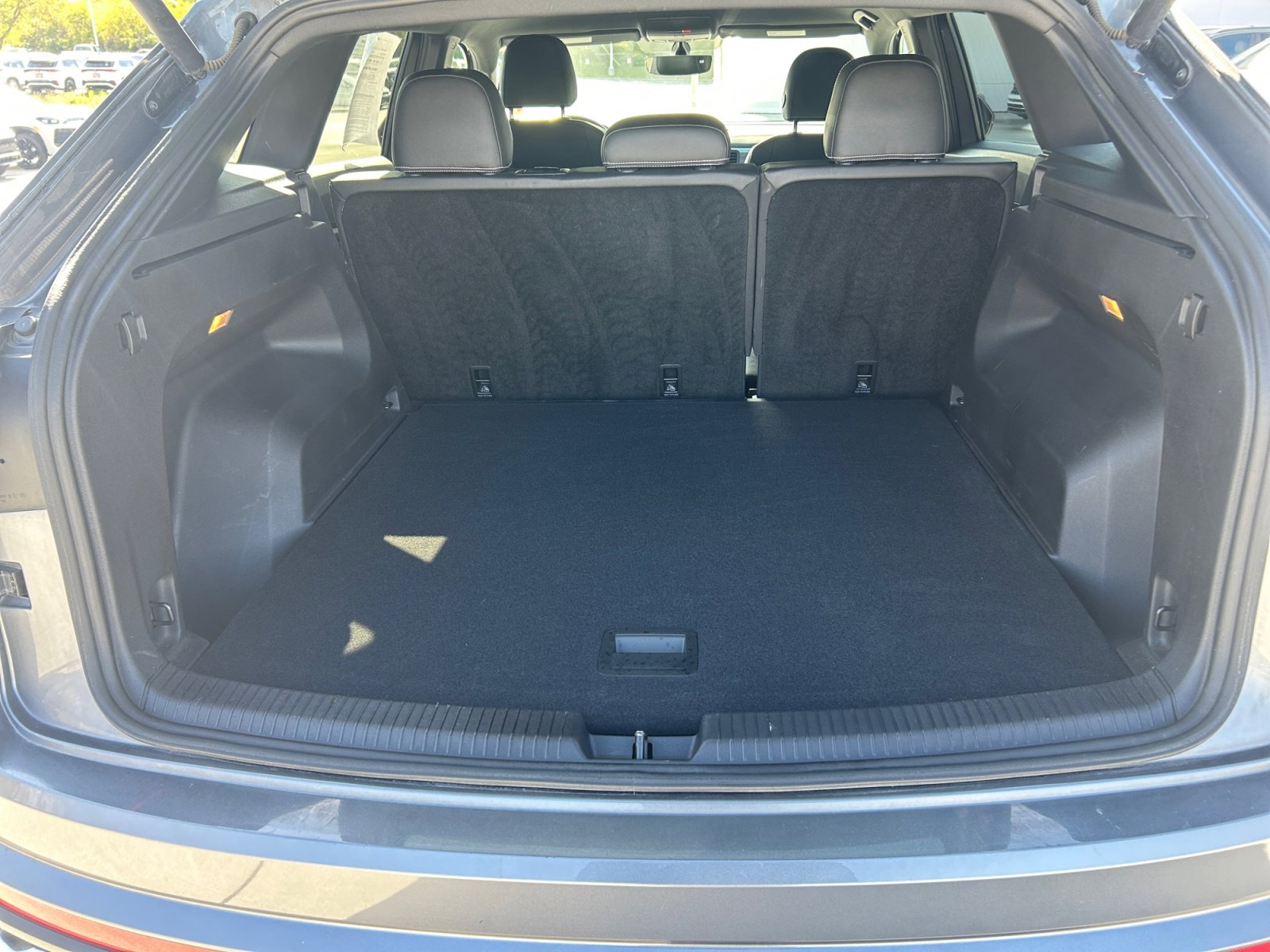 2021 Volkswagen Atlas Cross Sport SE photo 2