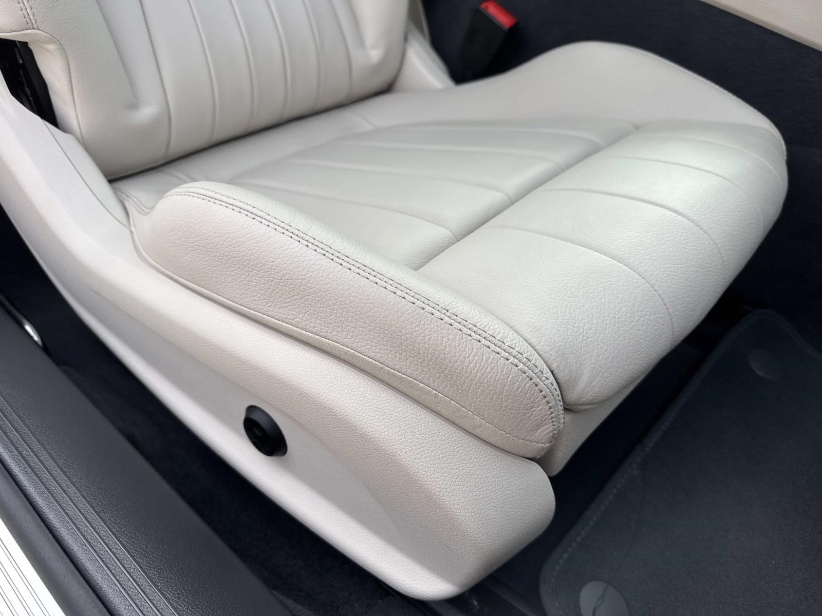 2022 Mercedes Benz E 450 photo 11