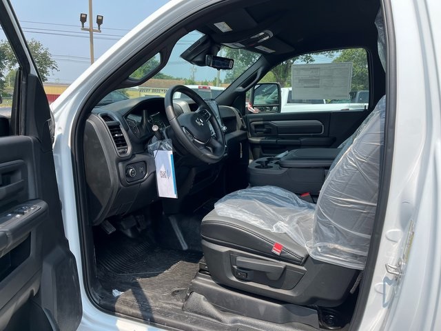2025 Ram 3500 Tradesman photo 4