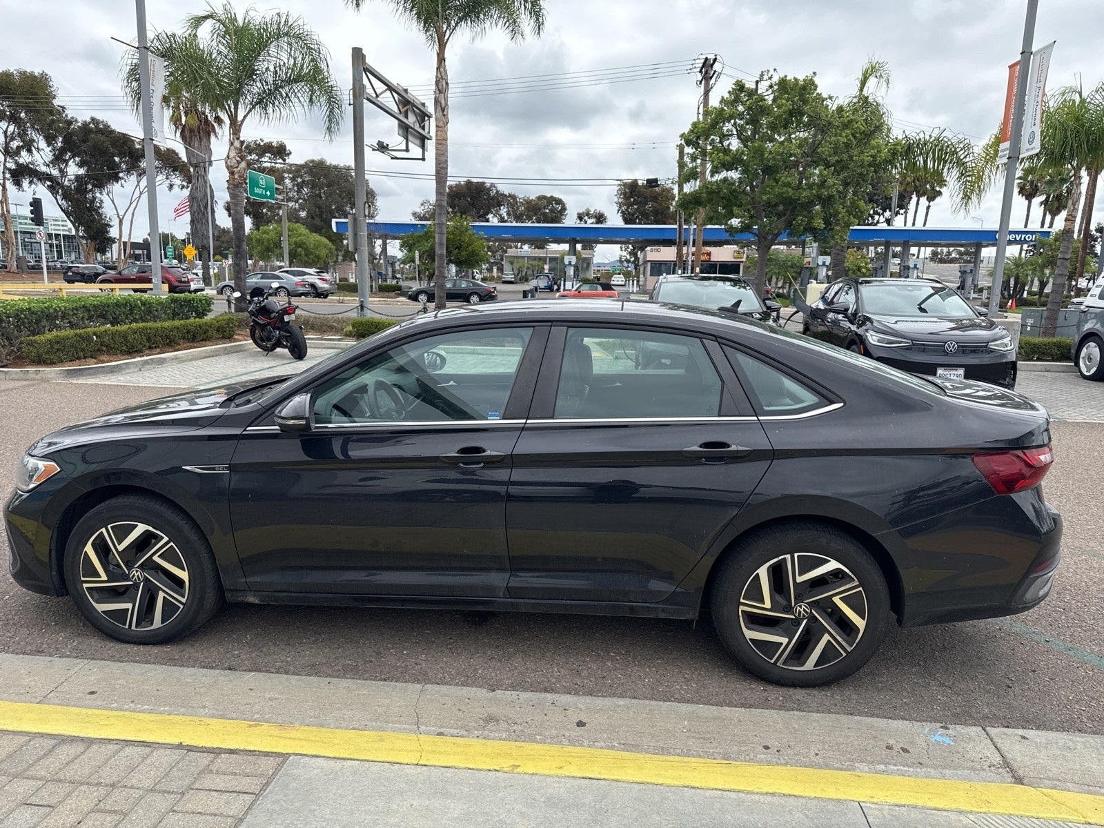 2022 Volkswagen Jetta 1.5T SEL photo 3