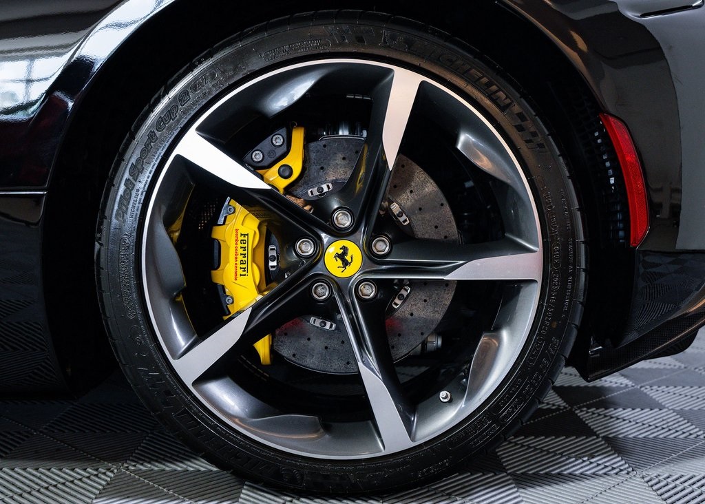 2023 Ferrari SF90 Spider Base photo 9