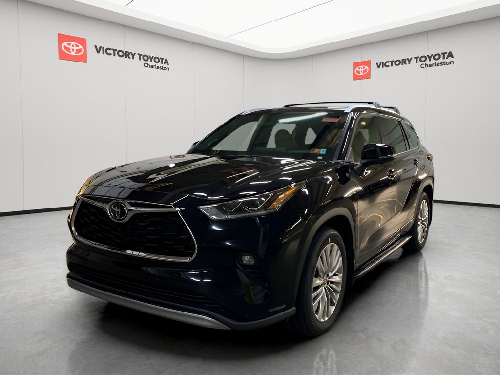 2026 Toyota Highlander Platinum's photo