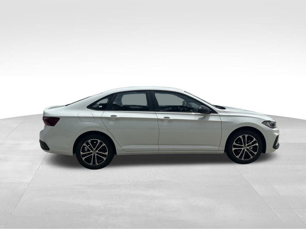2025 Volkswagen Jetta 1.5T Sport photo 2
