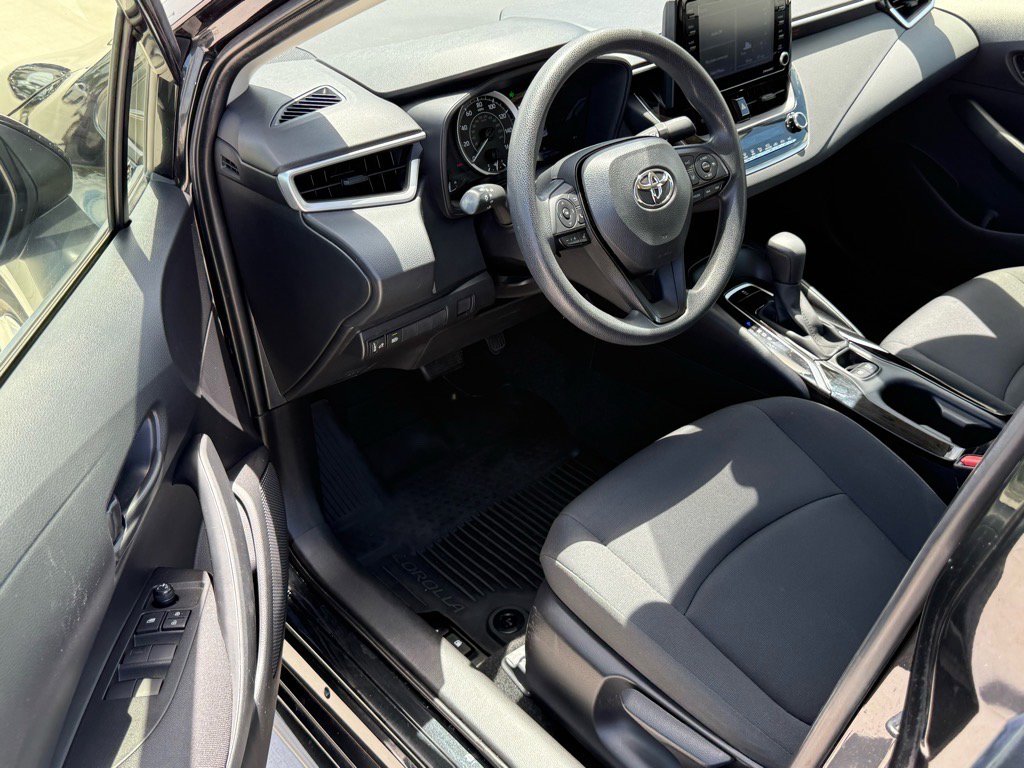 2022 Toyota Corolla LE photo 9