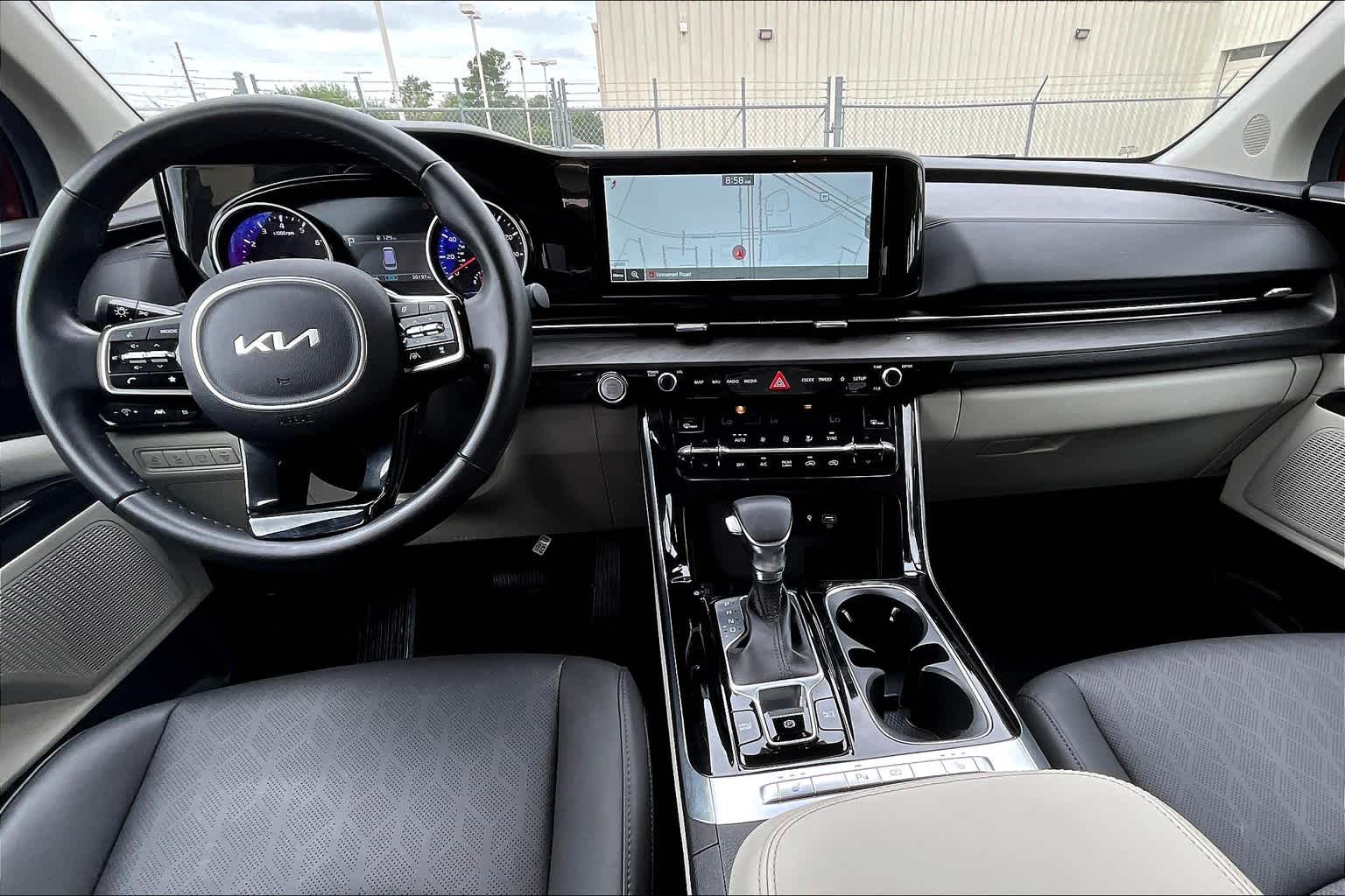 2022 Kia Carnival EX photo 12