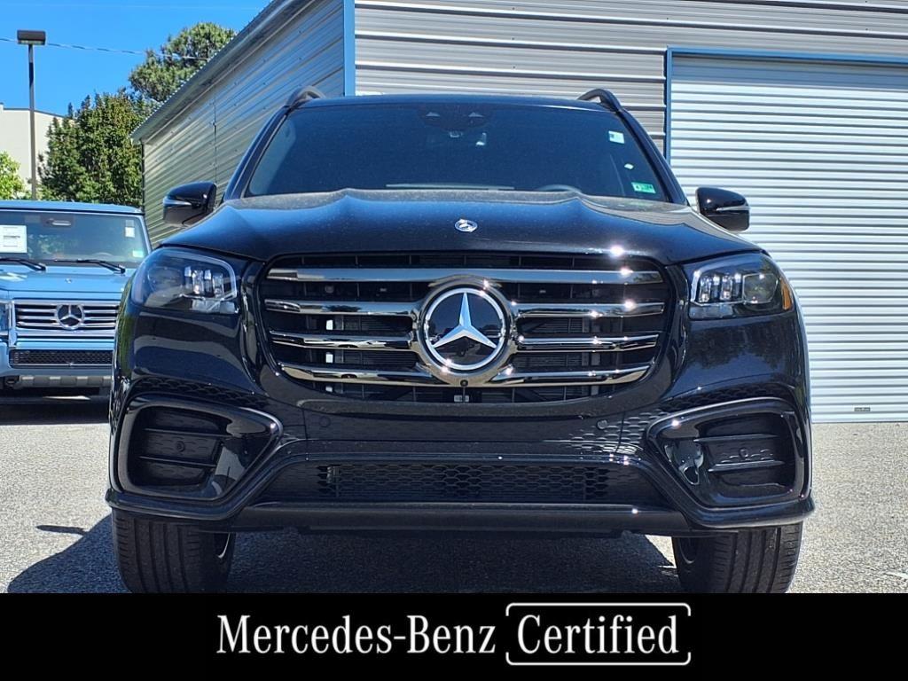 2025 Mercedes Benz GLS 450 4MATIC photo 4