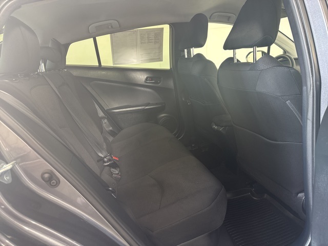 2022 Toyota Prius L photo 5